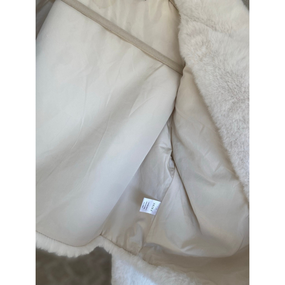 Akira White Faux Fur Cropped Coat Dayanne Glam Classy L Bride Bridal Wedding - Picture 5 of 8